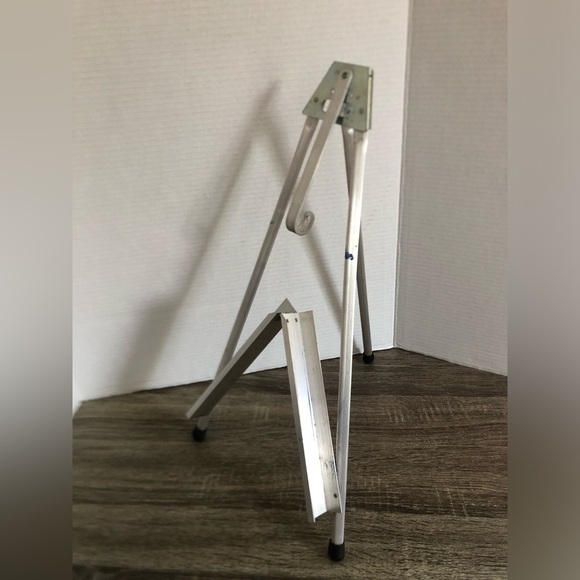 Vtg Silver Aluminum Table Top Folding Artists Easel - Picture 6 of 12
